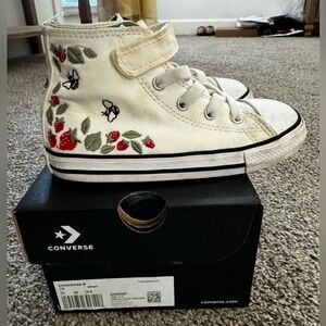 Toddler converse size 10